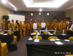 Sekda Serahkan Naskah Perda P4GN Dalam Kegiatan Workshop Lingkungan Masyarakat Sekda Serahkan Naskah Perda P4GN Dalam Kegiatan Workshop Lingkungan Masyarakat