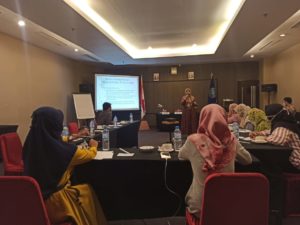 Workshop Instansi Swasta: BNNK Bone Bolango Ajak Karyawan Apotik Cegah Narkoba