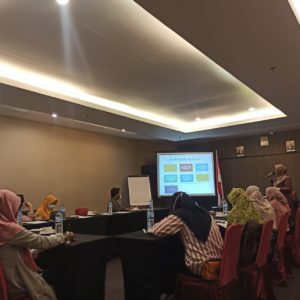 Workshop Instansi Swasta: BNNK Bone Bolango Ajak Karyawan Apotik Cegah Narkoba