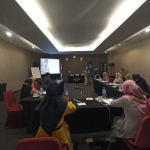 Workshop Instansi Swasta: BNNK Bone Bolango Ajak Karyawan Apotik Cegah Narkoba