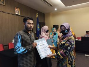 Workshop Instansi Swasta: BNNK Bone Bolango Ajak Karyawan Apotik Cegah Narkoba