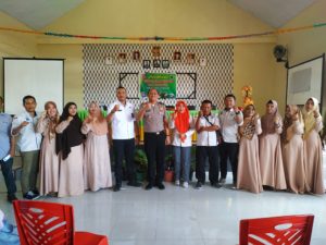 Kepala DPM-Pemdes Bone Bolango Kukuhkan Relawan Bersinar Desa Ulantha