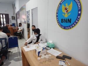 Rapat Kerja Awal Tahun 2021, Seluruh Pegawai BNNK Bone Bolango Jalani Tes Urin