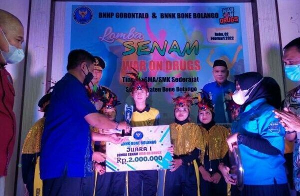 Cegah Narkoba di Kalangan Pelajar, BNNK Bone Bolango Gelar Senam "War On Drugs"