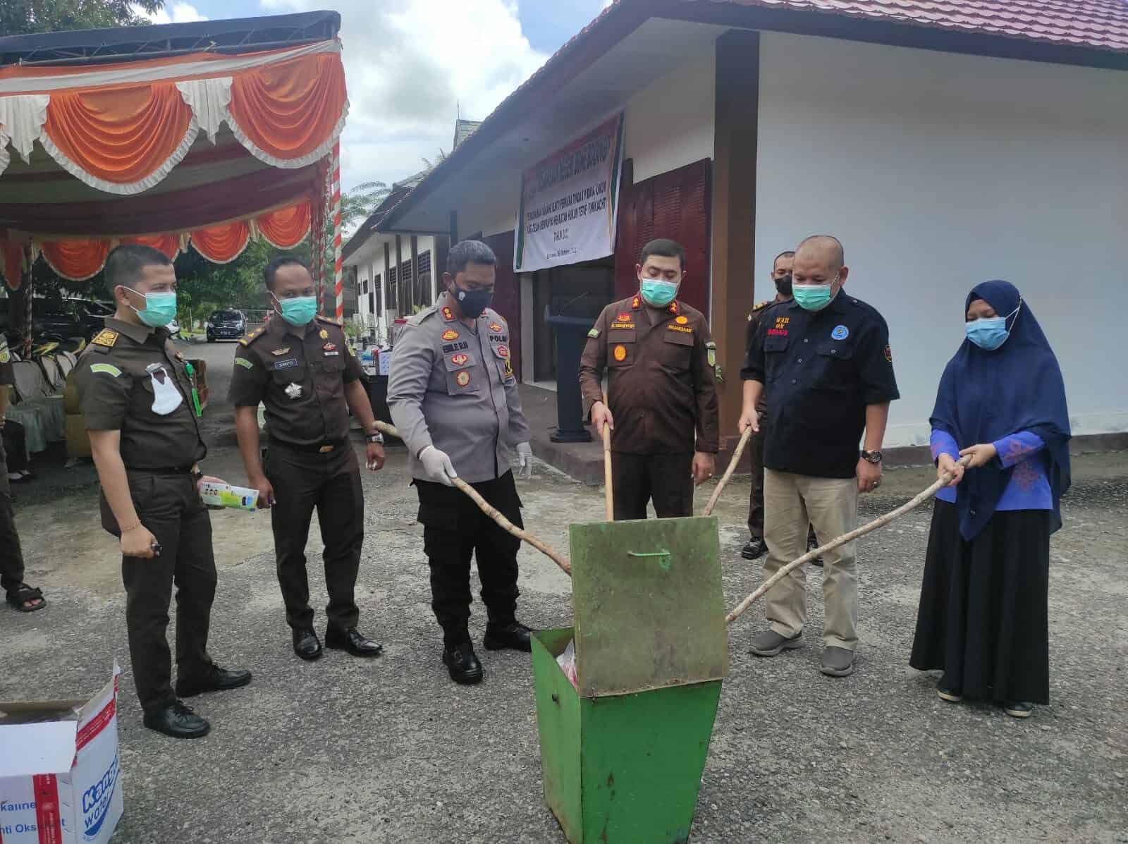 Kejaksaan Negeri Bone Bolango Lakukan Pemusnahan Barang Bukti